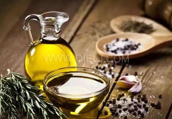 怎樣健康的選擇食用油？企鵝糧油機(jī)械為您簡(jiǎn)單講述(圖1)